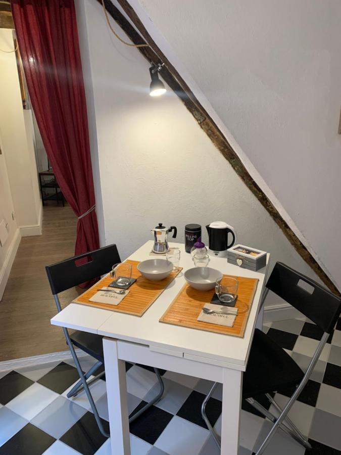 Casa Cimella, Un Nido Nel Cuore Del Porto Antico Cod Citra 010025-Lt-2629 Genoa Luaran gambar